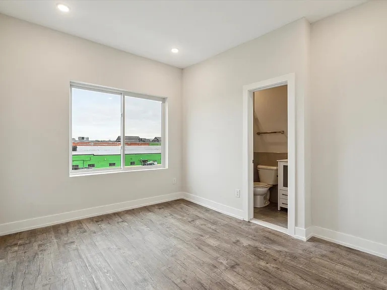 1829 E Sergeant St #8 — Photo 17