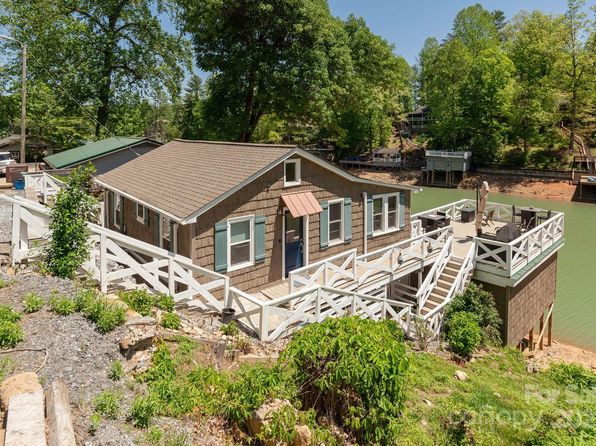 386 Charlotte Dr, Lake Lure, NC 28746