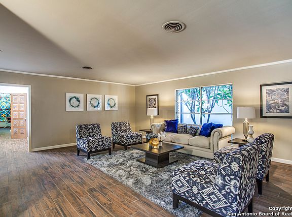 5th image of 2327 Blanton Dr