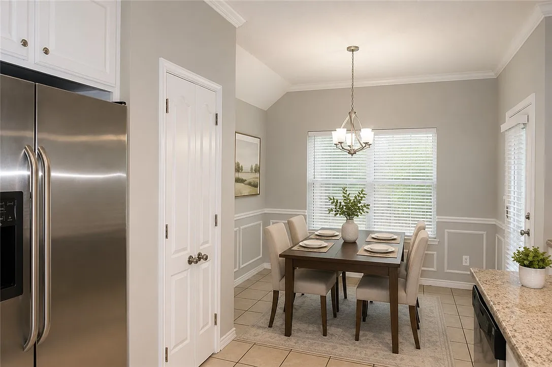 3 bed, 1630 sqft, $2,150 — Photo 4