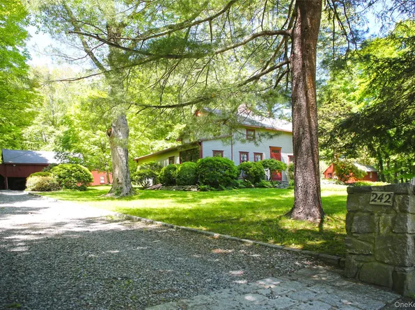 242 Smith Ridge Road, South Salem, NY 10590