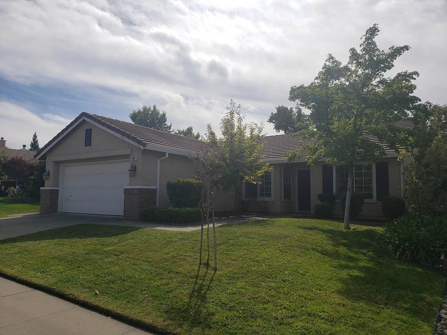 3 bed, 1402 sqft, $2,850 — Photo 2