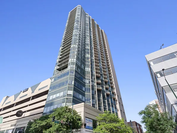 111 W Maple St APT 3004, Chicago, IL 60610