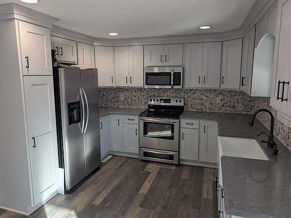 5th image of 113 N Kelly St