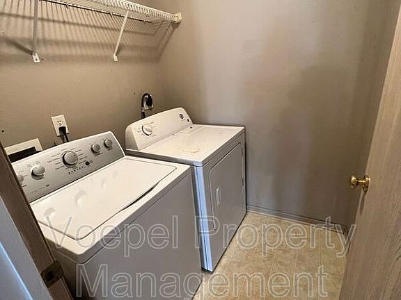4th image of 816 SE Drew Ct