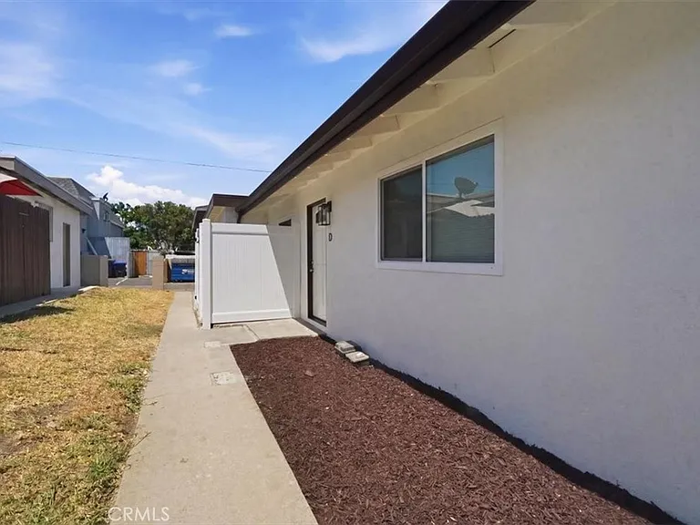 307 N Tustin Ave #D — Photo 17