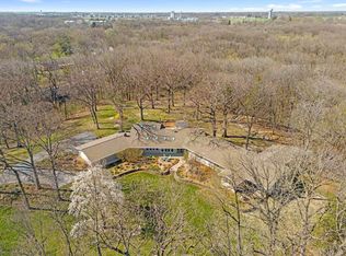 2601 Oakwood Rd, Ames, IA 50014