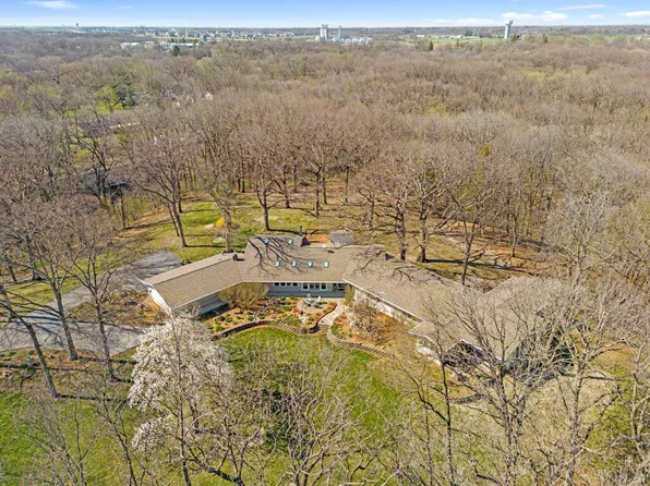 2601 Oakwood Rd, Ames, IA 50014