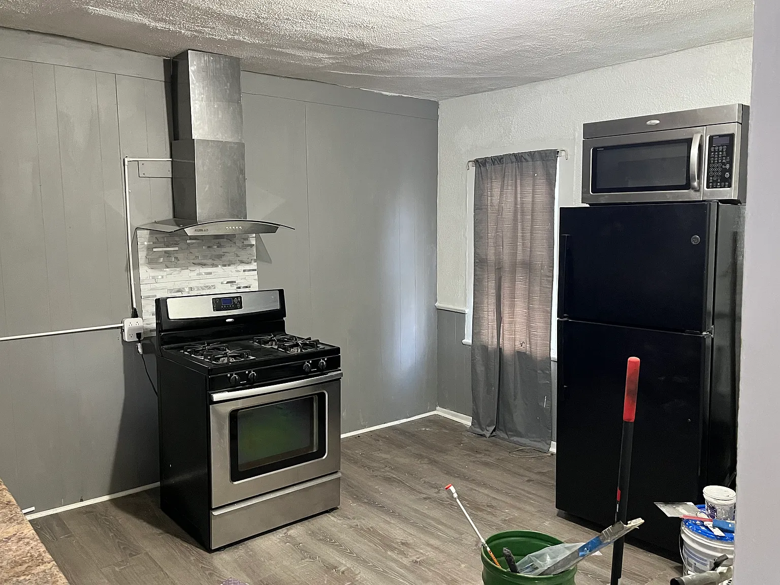 109 Evergreen St — Photo 3