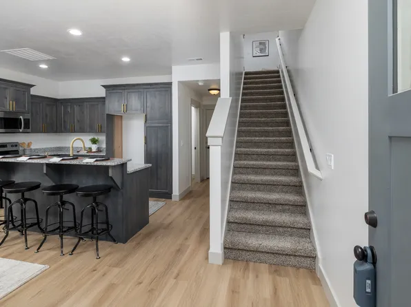 856 E 250 N, Hyrum, UT 84319