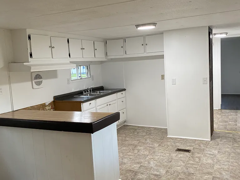 1120 Starke Ave — Photo 8