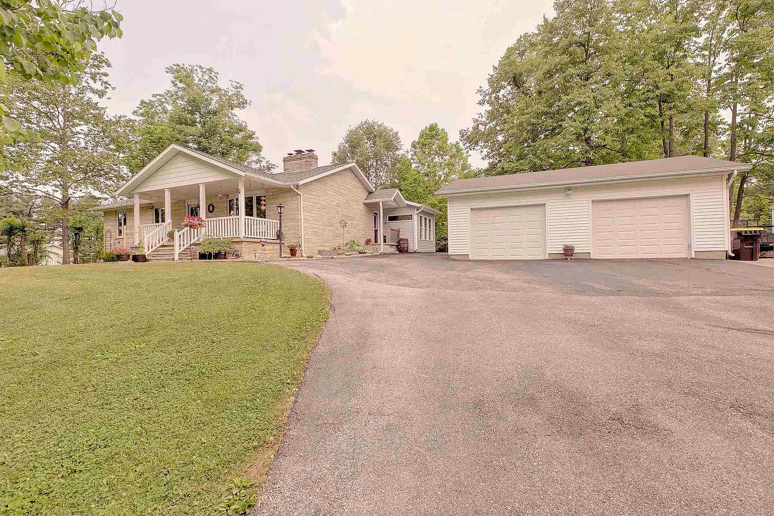 1915 E Rayletown Rd photo 1