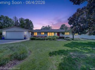 7117 Ward Eagle Dr, West Bloomfield, MI 48322