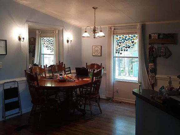 5th image of 453 Farley Cir