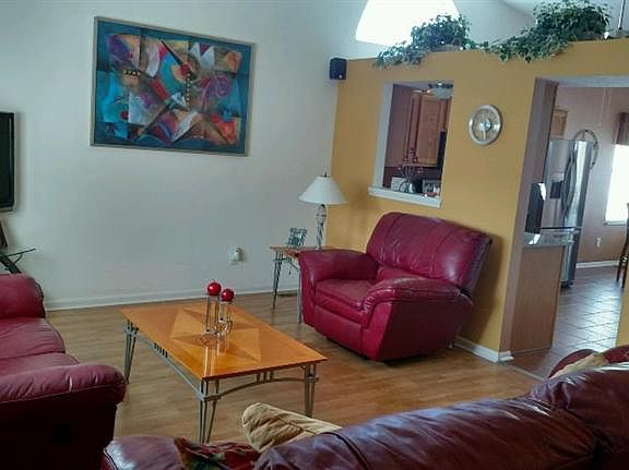 3rd image of 6575 Honeysuckle Ln
