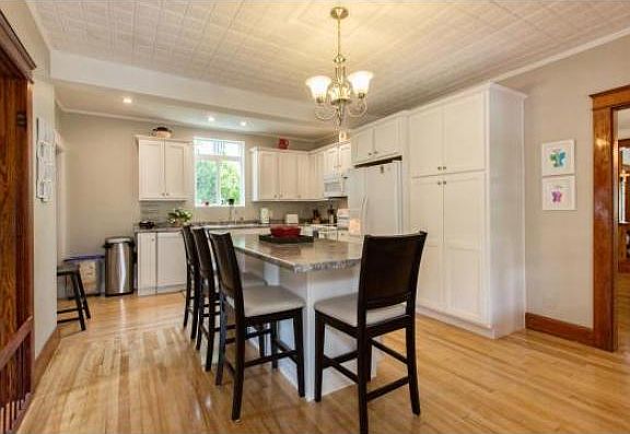 5th image of 124 Kinsley St