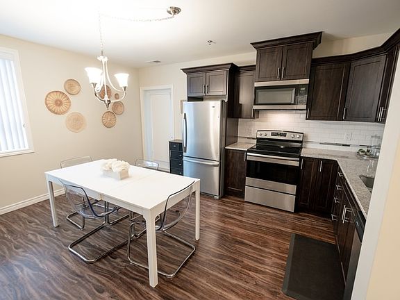 4th image of 570 Park Ave W #507