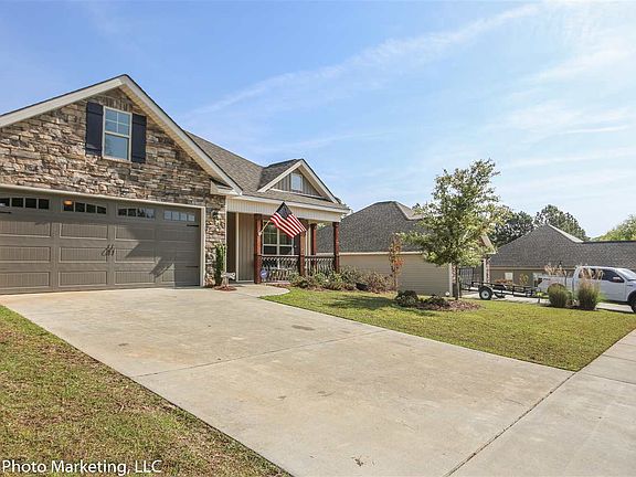 3rd image of 104 Highland Point Dr