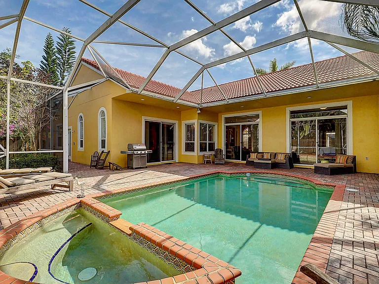 10207 Allamanda Blvd — Photo 40