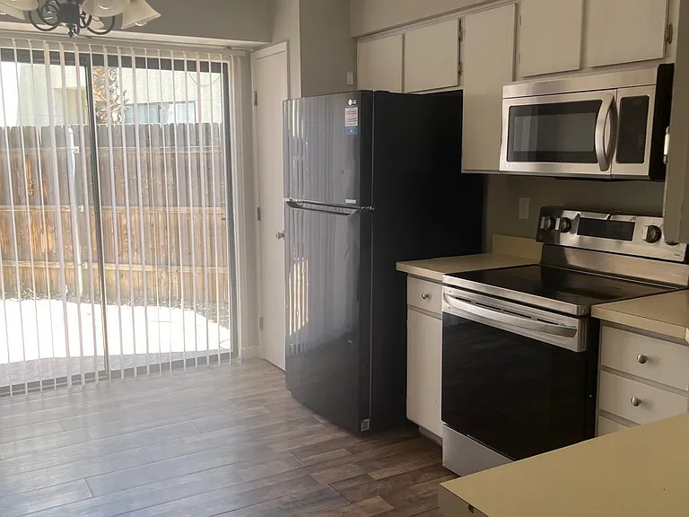 2172 N 1st Ave #25 — Photo 5