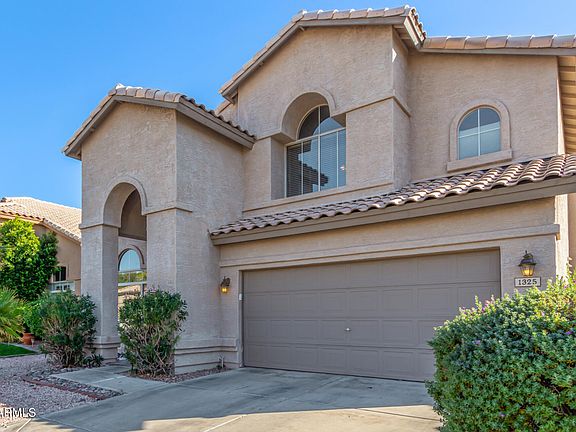 2nd image of 1325 E SHEENA Drive