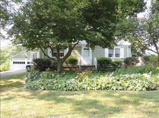 50 Blackhouse Rd, Trumbull, CT 06611