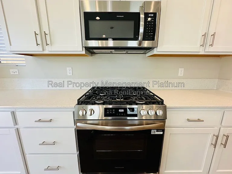 616 Ophelia Ave — Photo 13