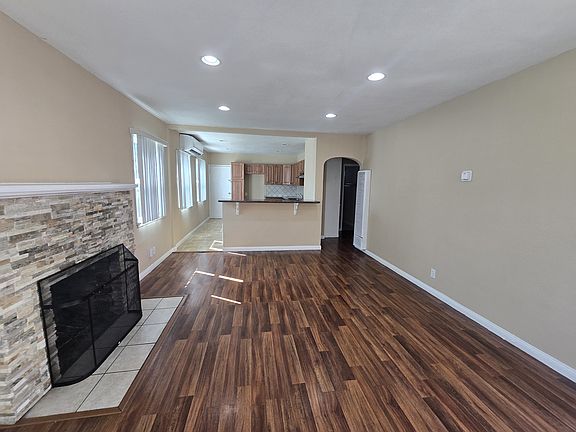 2nd image of 208 W J St #208