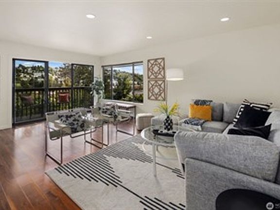 3rd image of 2550 Thorndyke Ave W APT 104