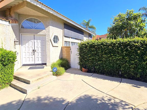 4th image of 2192 Hedgerow Ln