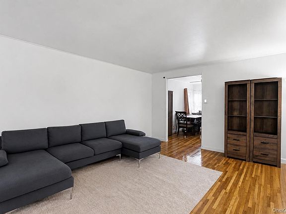 4th image of 136-10 222nd Street