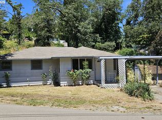 540 SW 5th St, Canyonville, OR 97417
