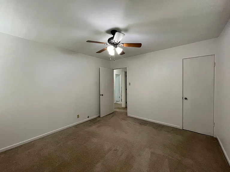 3713 Noble Dr — Photo 17