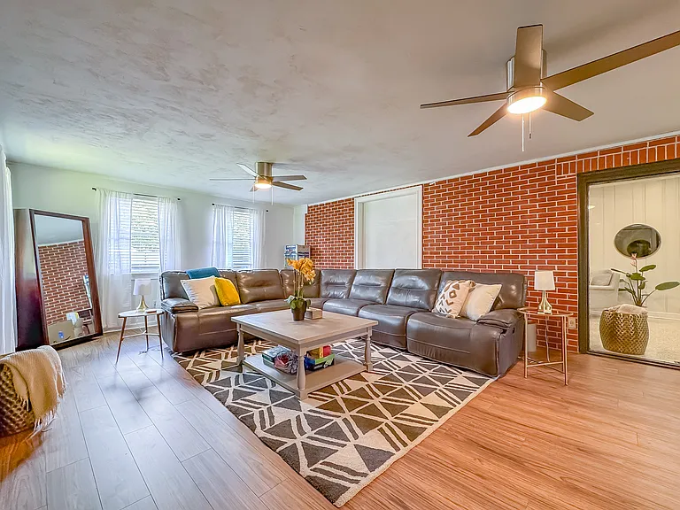 1044 Seminole Dr — Photo 44