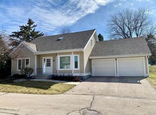 29 Quail Ridge Dr, Madison, WI 53717