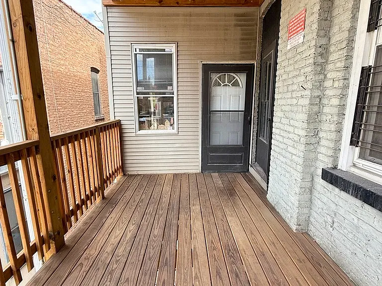721 W Roscoe St #2 — Photo 9