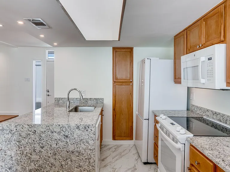 3321 Cole Ave #107 — Photo 7