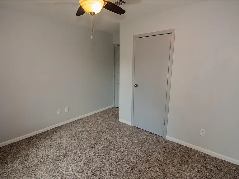 2302 Cades Cove Dr — Photo 5