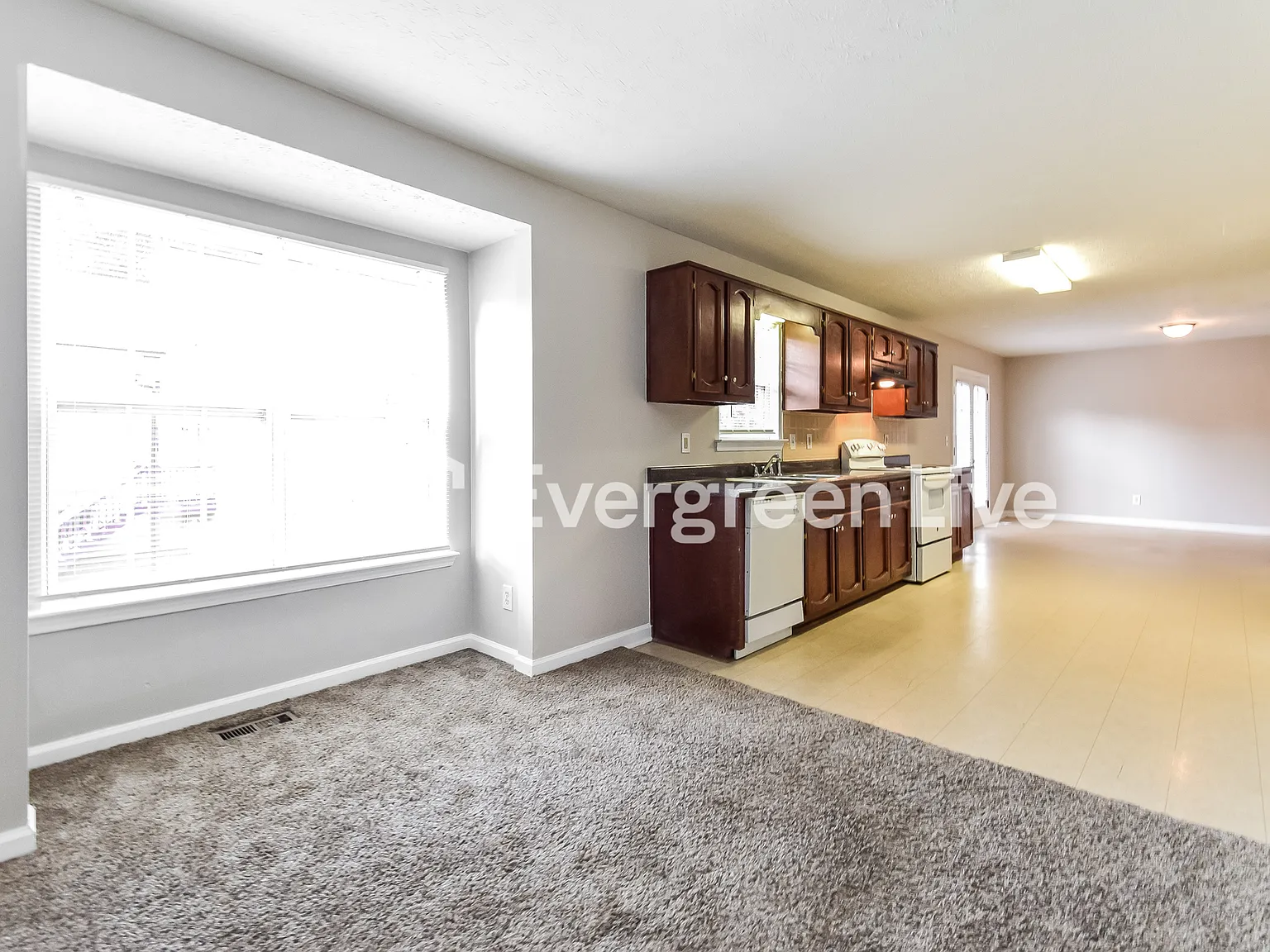 5 bed, 3.0 bath, 1534 sqft, $2,045 — Photo 4