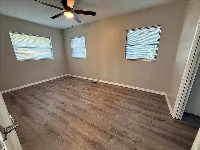 307 S Orange Ave — Photo 7