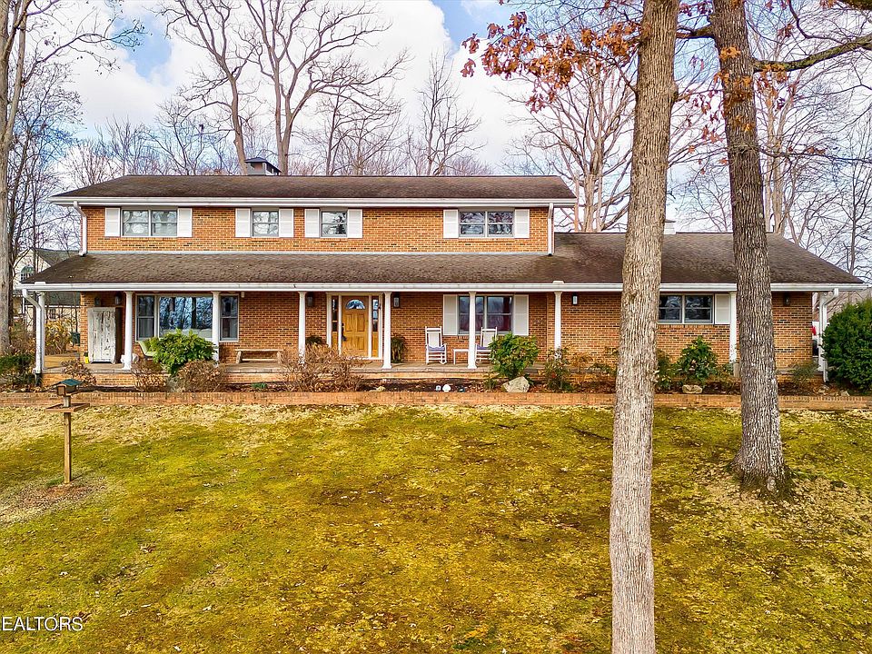 1st image of 674 Mountain View Dr