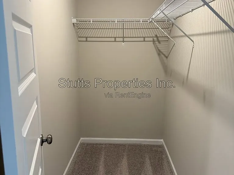 4137 Hudson Ct — Photo 13