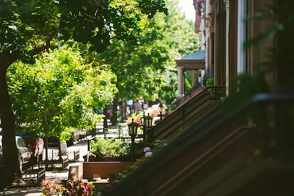 Rented by The Agency | media 7