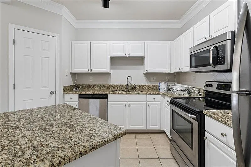 1 bed, 1.0 bath, 761 sqft, $1,400 — Photo 4
