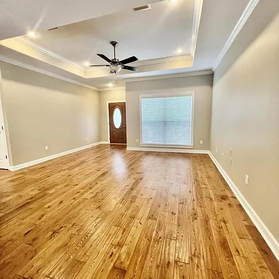 215 Savannah Dr — Photo 7