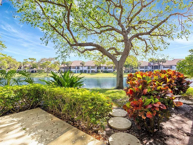 16050 W Bay Dr #151 — Photo 25