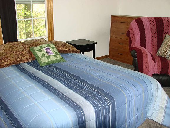 5th image of 190 Dogwood Ave