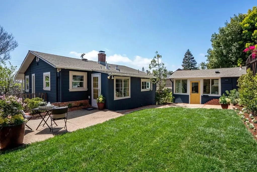 2018 Lyon Ave photo 1