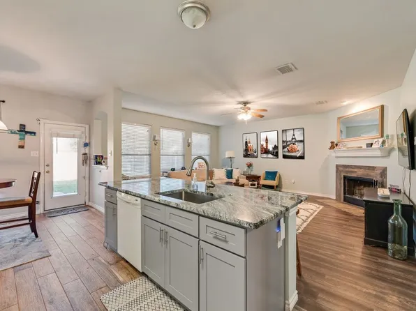 3119 Summer Grove Ct, Mansfield, TX 76063