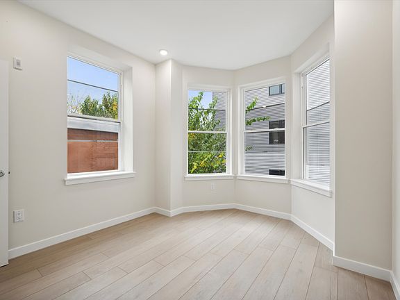 4th image of 2614 W Girard Ave #C